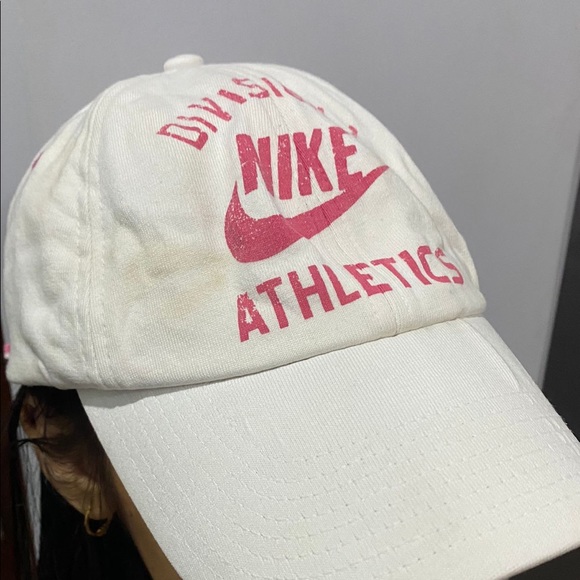 Nike white cap for girls. 8-10 years old. Condition 8/10